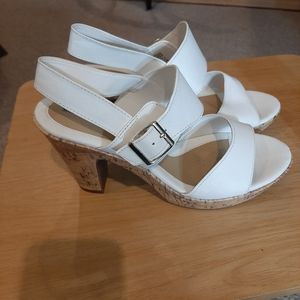 Copy Solesenseability white heel sandal. Size 10